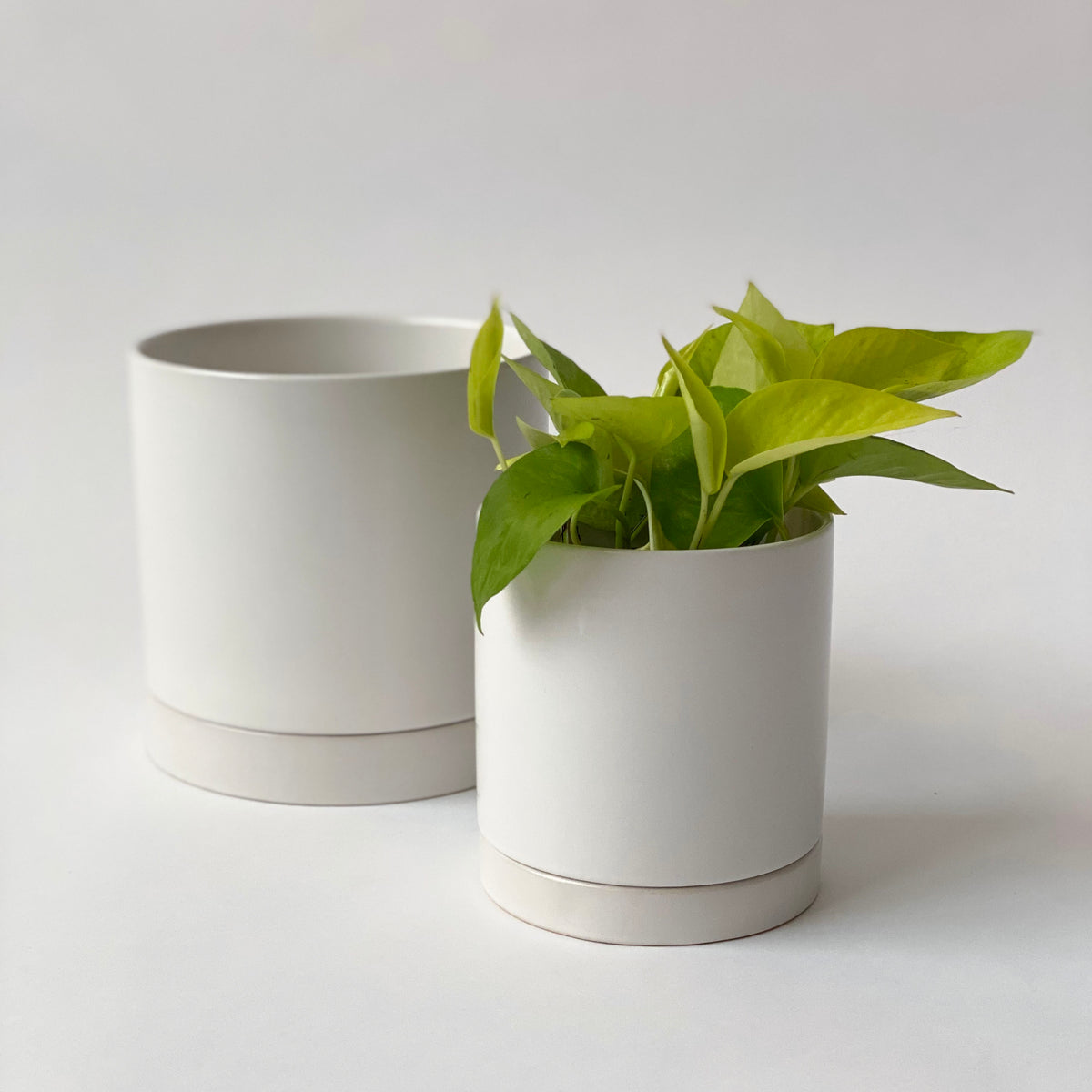 ceramic planter pot with drainage hole and saucer Ceramic Potting Pots & Planters